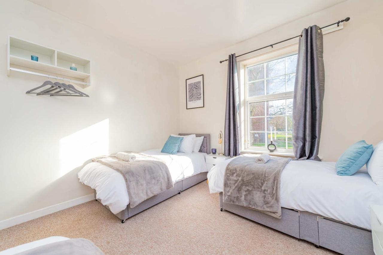 Central Townhouse Wolverhampton - Sleeps 8 - Ideal For Contractors & Families公寓 外观 照片