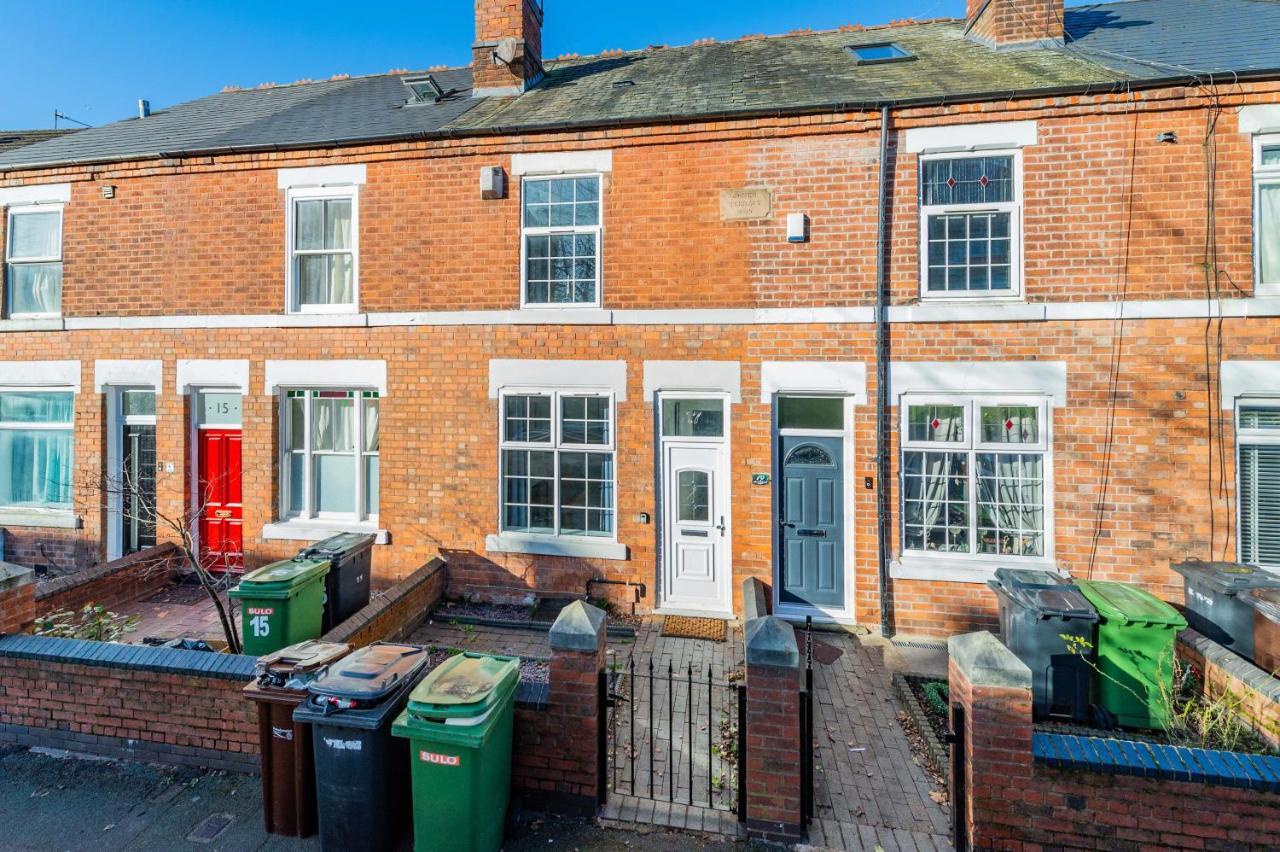 Central Townhouse Wolverhampton - Sleeps 8 - Ideal For Contractors & Families公寓 外观 照片